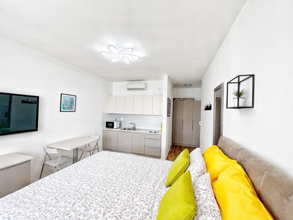 Studio Apartma Pag Blue Ocean 1 With Sea View Pag Town Esterno foto