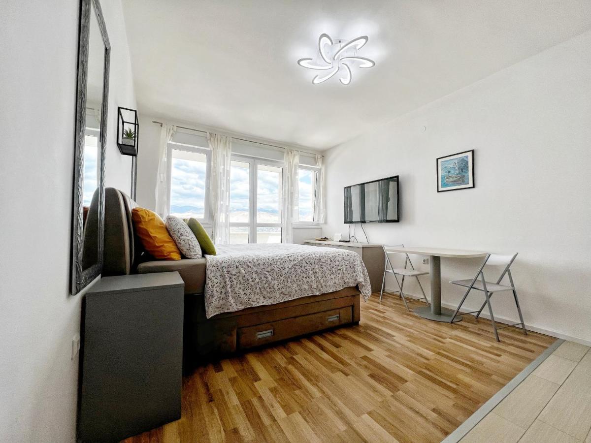 Studio Apartma Pag Blue Ocean 1 With Sea View Pag Town Esterno foto