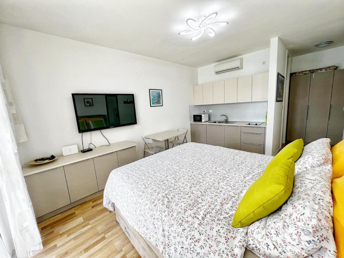 Studio Apartma Pag Blue Ocean 1 With Sea View Pag Town Esterno foto